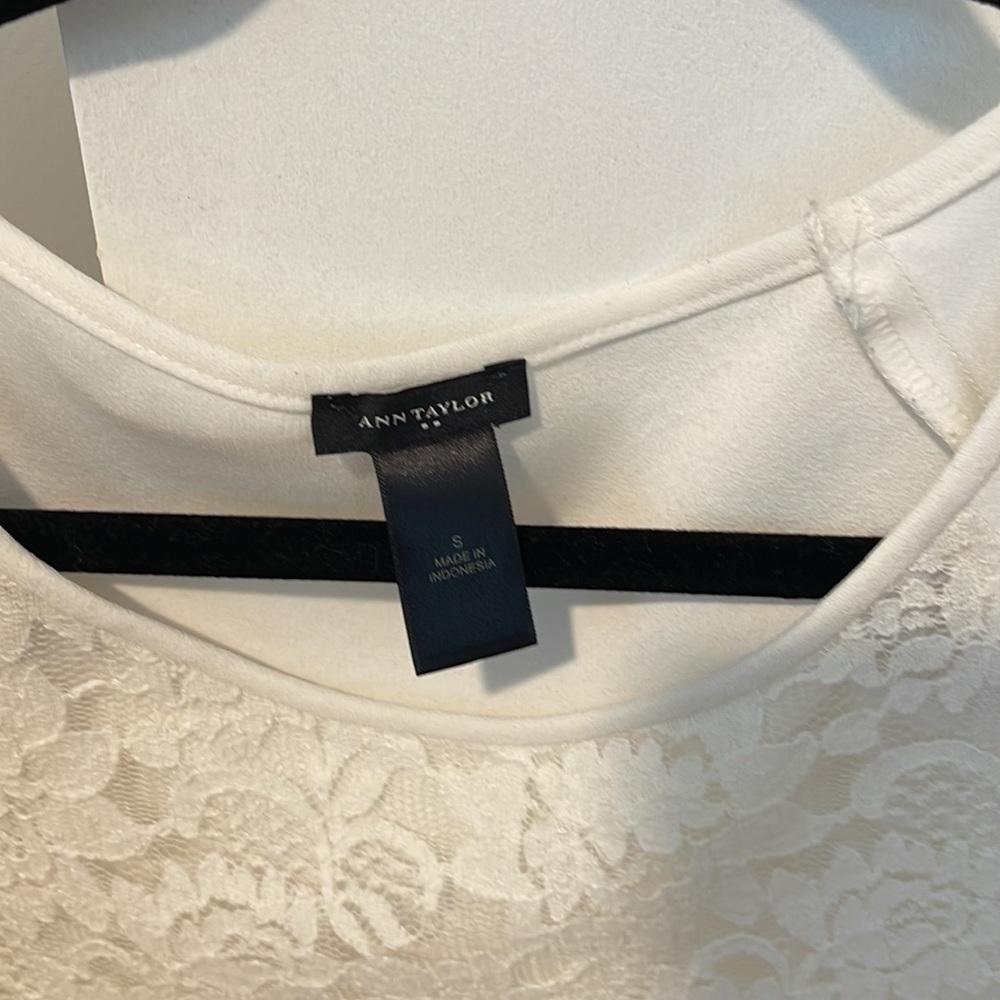 GUC Ann Taylor lace top - small - Picture 2 of 6